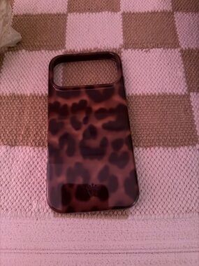 Velvet Caviar Case 17 pro max